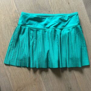 Lululemon pleated tennis skirt